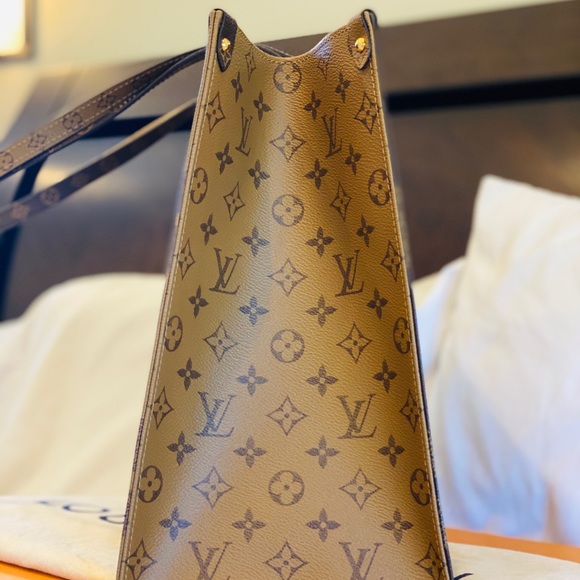 โช๏ธSOLDโช๏ธLouis Vuitton OnTheGo Mono Reverse - Picture 4 of 8